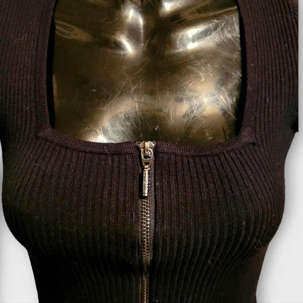 GUESS - Ribbed Long Sleeve Top - Picture 3 of 10